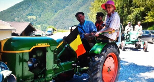 Hubert et son épouse prennent part pour la première fois à l’ascension du Mont Stelvio en tant que participants au volant d’un Deutz F1L612.
