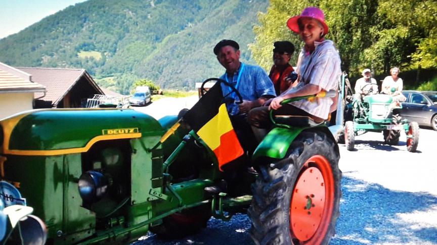 Hubert et son épouse prennent part pour la première fois à l’ascension du Mont Stelvio en tant que participants au volant d’un Deutz F1L612.